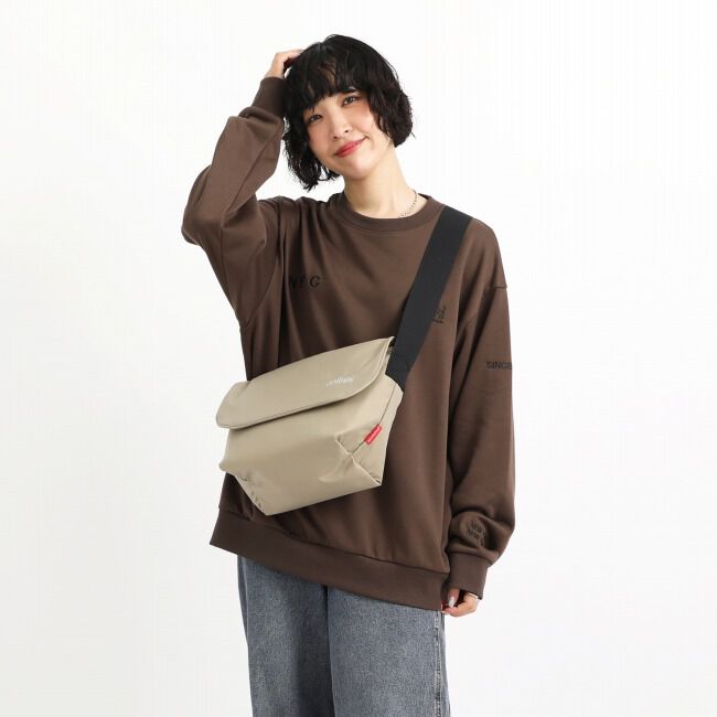 Manhattan Portage「NYLON MESSENGER BAG JR (SM) BP W/DIV MGNT NYLON TUSSAH QUILL」|ショルダー・メッセンジャー|BEG