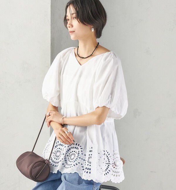 SHIPS for women「〈洗濯機可能〉Sohana: シフリー 刺繍 Vネック ペプラム ブラウス」|シャツ・ブラウス|ホワイト