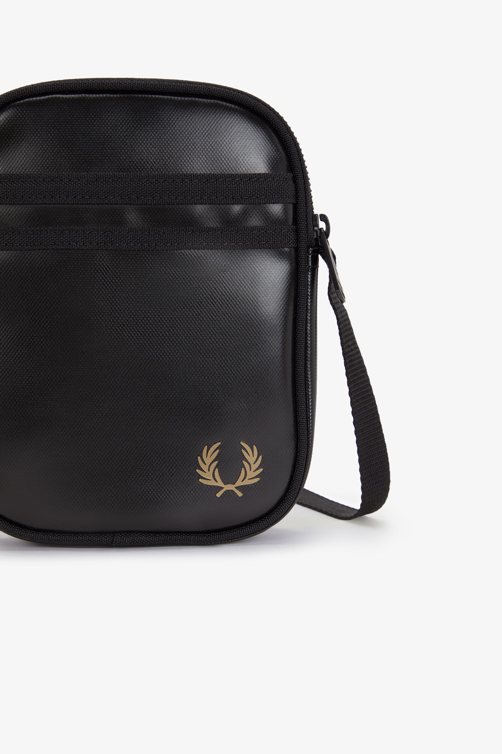 FRED PERRY 「FRED PERRY／Tonal Classic Small Side Bag／トーナルクラシックサイドバッグ」|ショルダー・メッセンジャー|