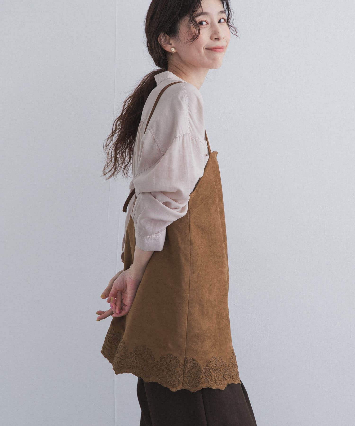 URBAN RESEARCH DOORS「ヘム刺繍スエードライクキャミソール 26AW」|その他|