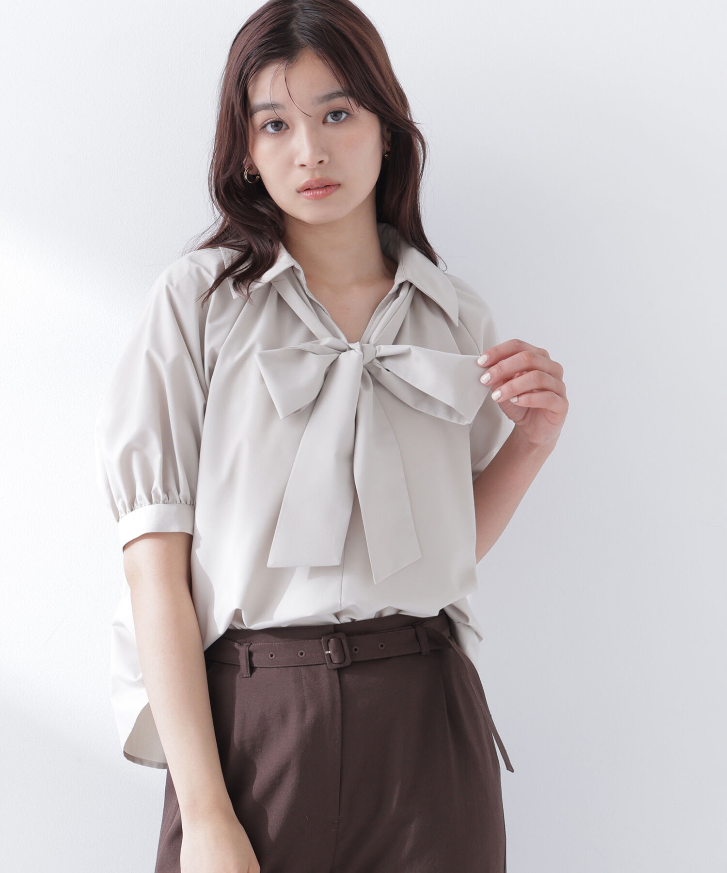  「＜Oggi.jp掲載＞スキッパーリボンタイブラウス半袖」|シャツ・ブラウス|