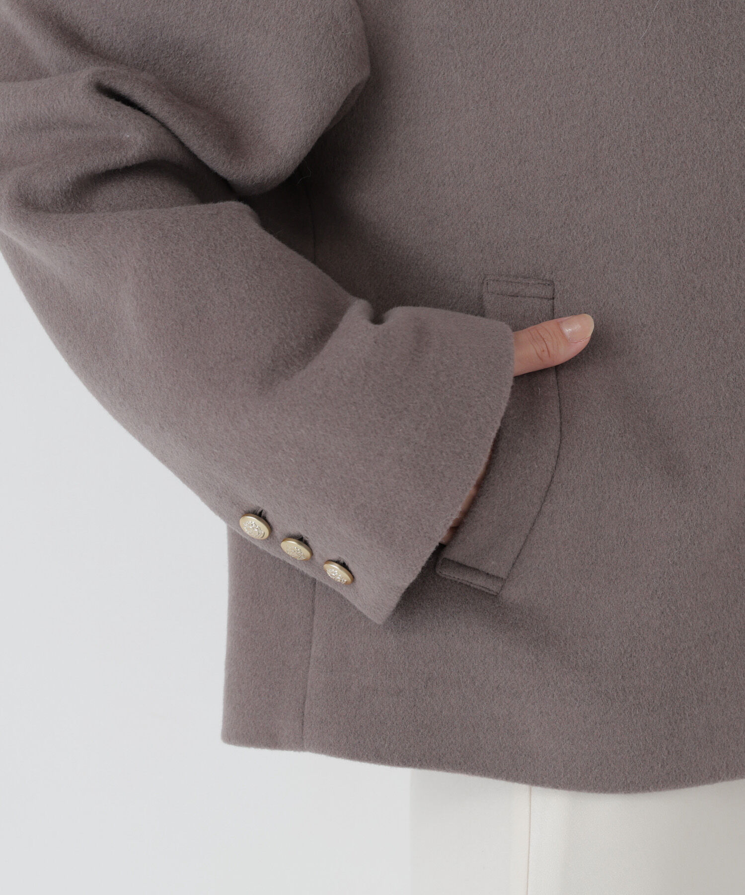  「<WEB限定ｶﾗｰ:ﾓｶ><ちょうど､いい服>&ldquo;いつものが見違えるﾊｰﾌｺｰ 」|ブルゾン・スタジャン|