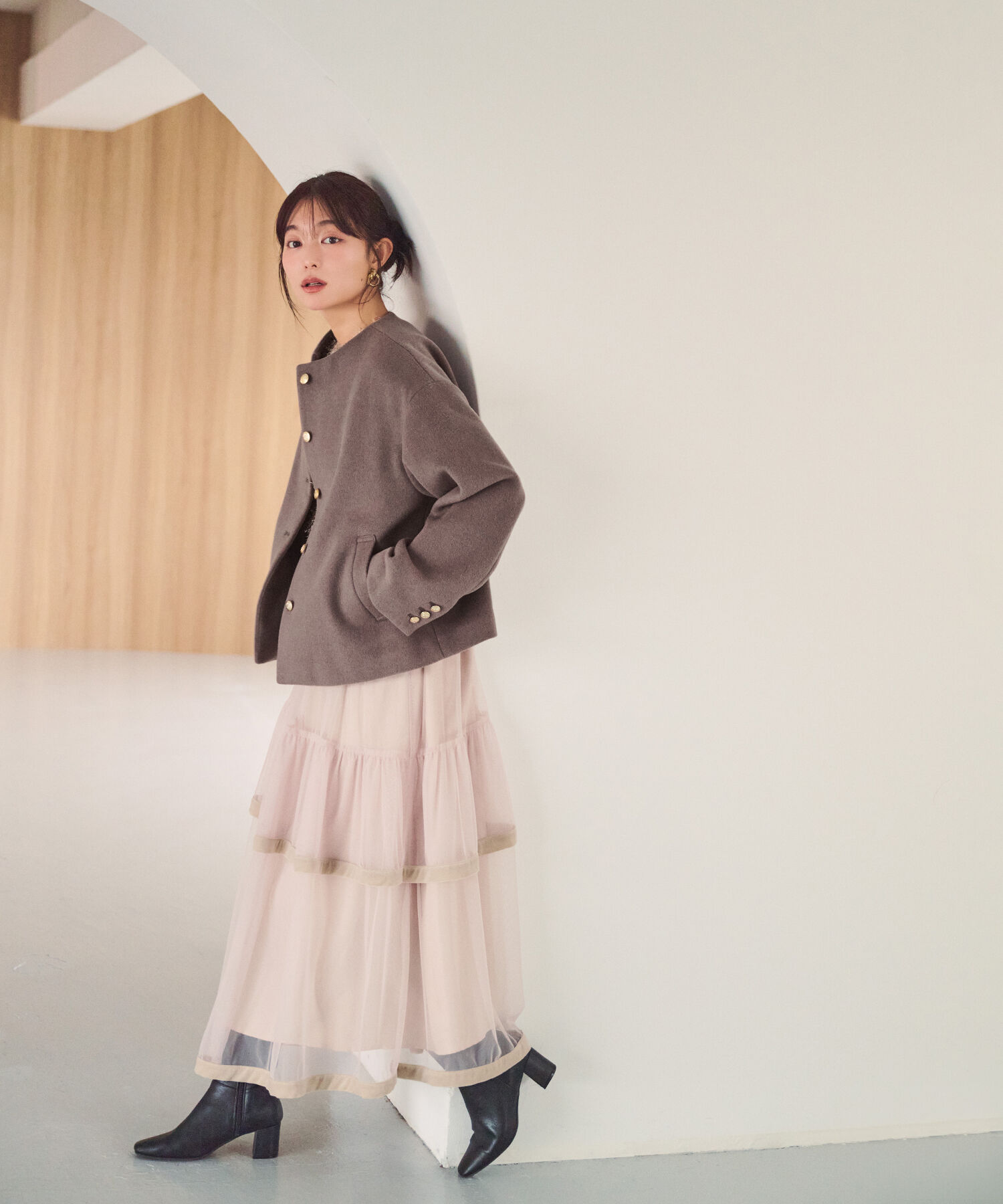  「<WEB限定ｶﾗｰ:ﾓｶ><ちょうど､いい服>&ldquo;いつものが見違えるﾊｰﾌｺｰ 」|ブルゾン・スタジャン|