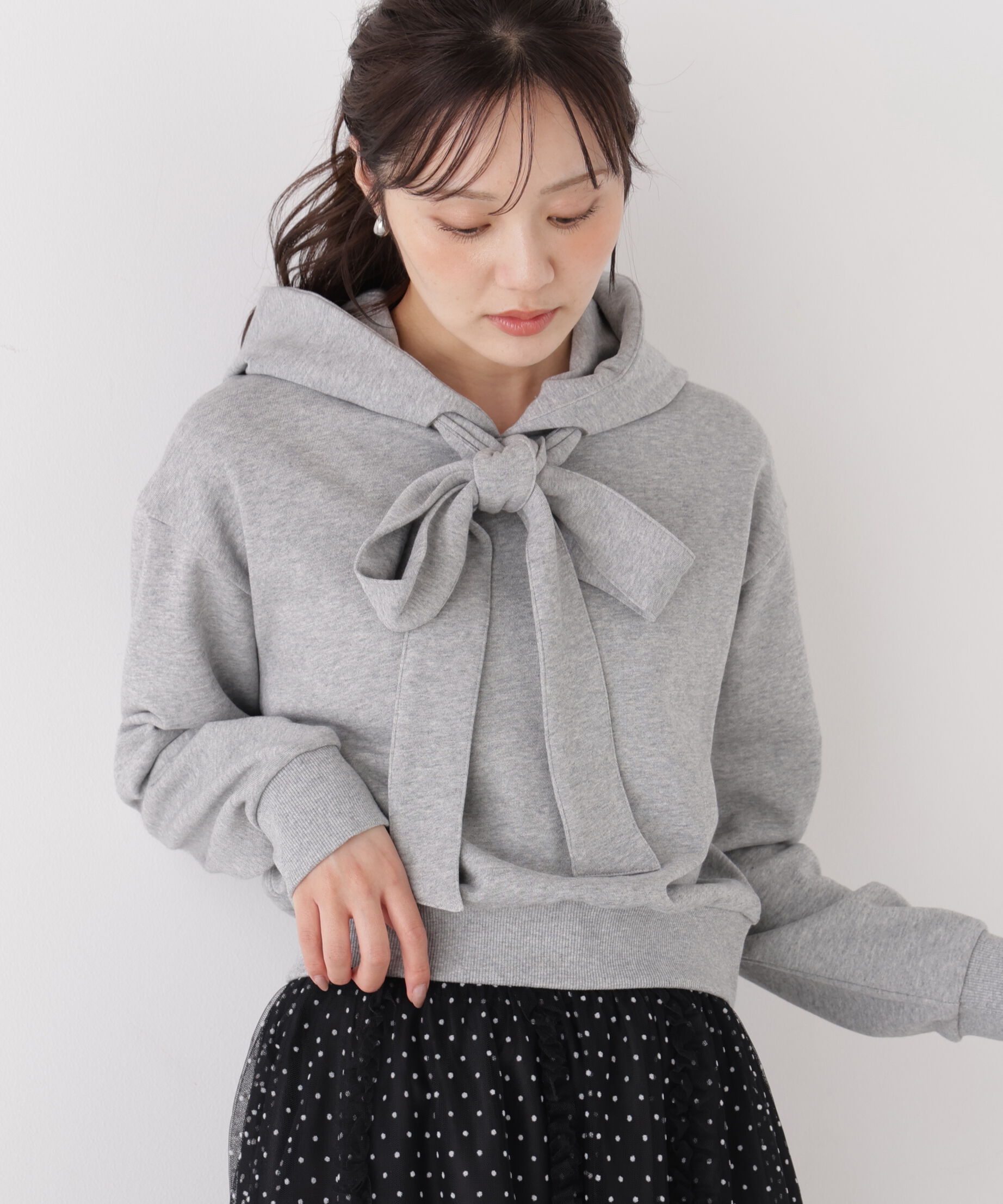 PROPORTION BODY DRESSING「＜加藤栞さん着用＞＜EDIT COLOGNE＞リボン付きフーディー」|Tシャツ・カットソー|