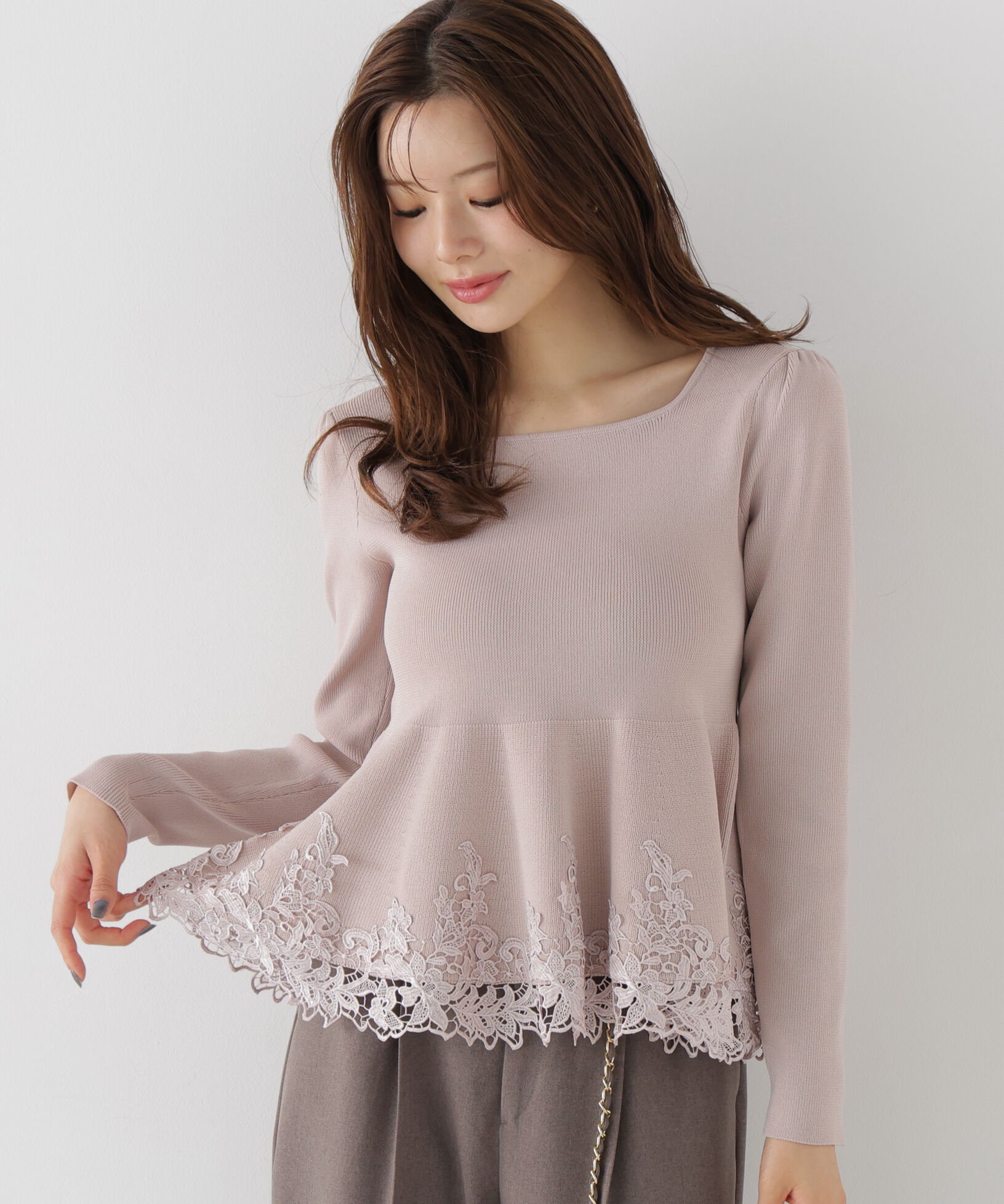 PROPORTION BODY DRESSING「<加藤栞さん着用><一部追加生産予約>ﾚｰｽﾄﾘﾑﾍﾟﾌﾟﾗﾑﾆｯﾄ 26AW」|ニット・セーター|