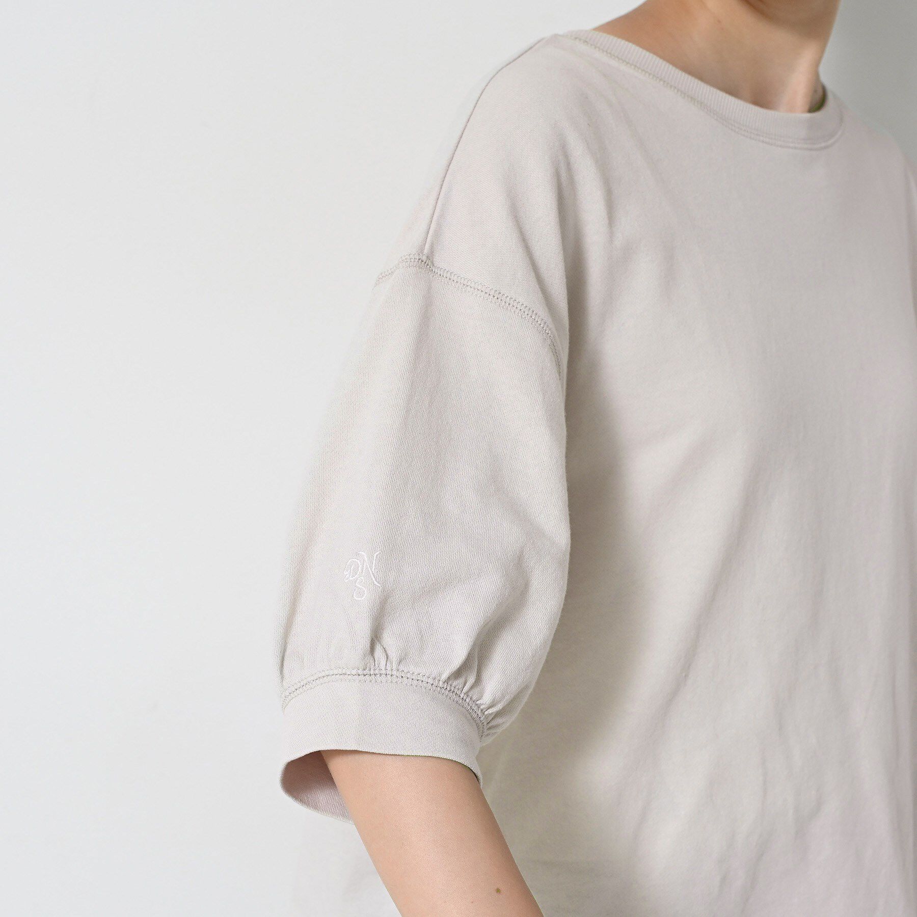 Dessin「【360度可愛い/前後2WAY/洗える】ライトコットンヘンリーカットソー」|Tシャツ・カットソー|