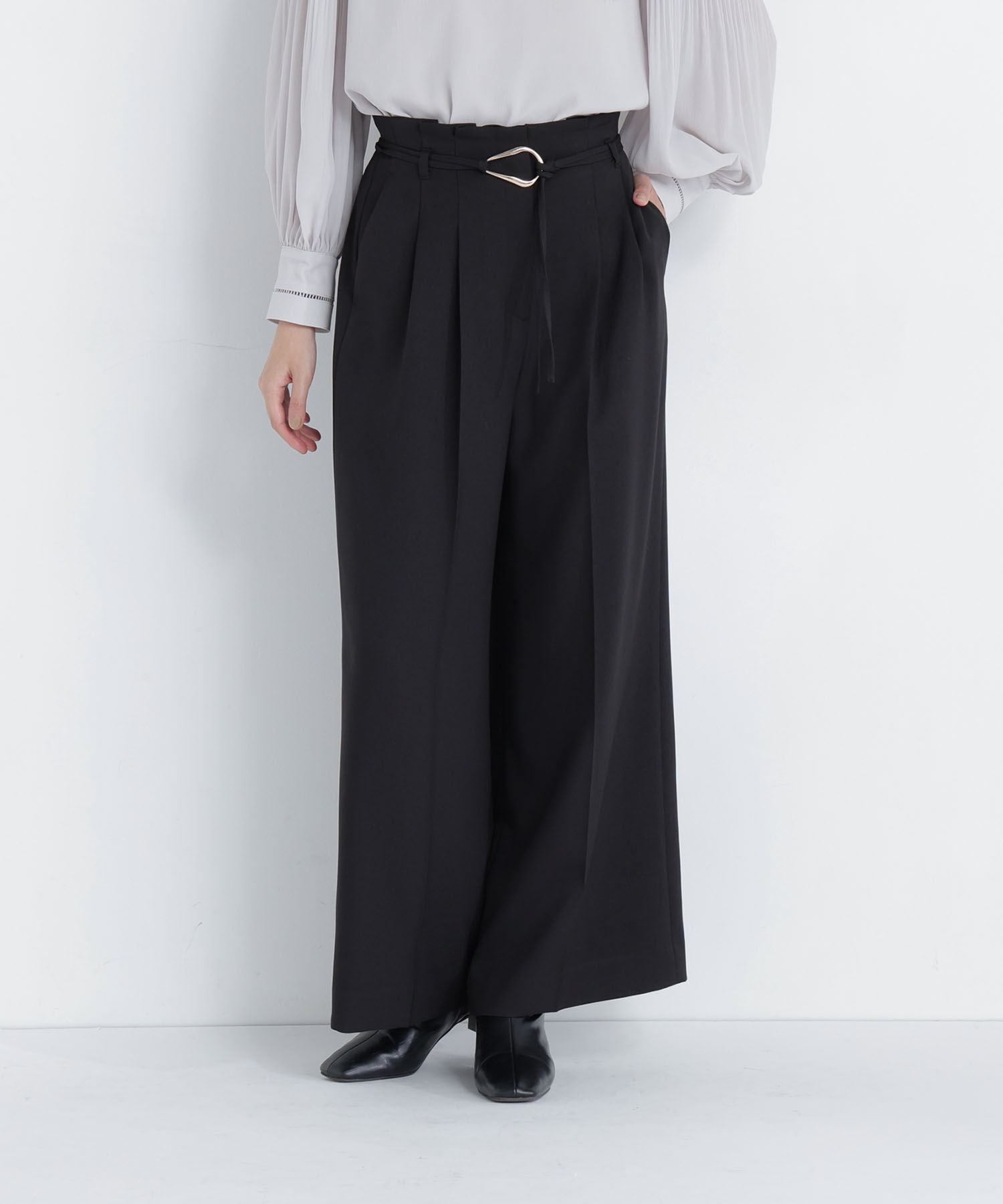 「＜CLASSY.11月号掲載＞ダブルベルトワイドパンツ　26AW」|その他|ブラック