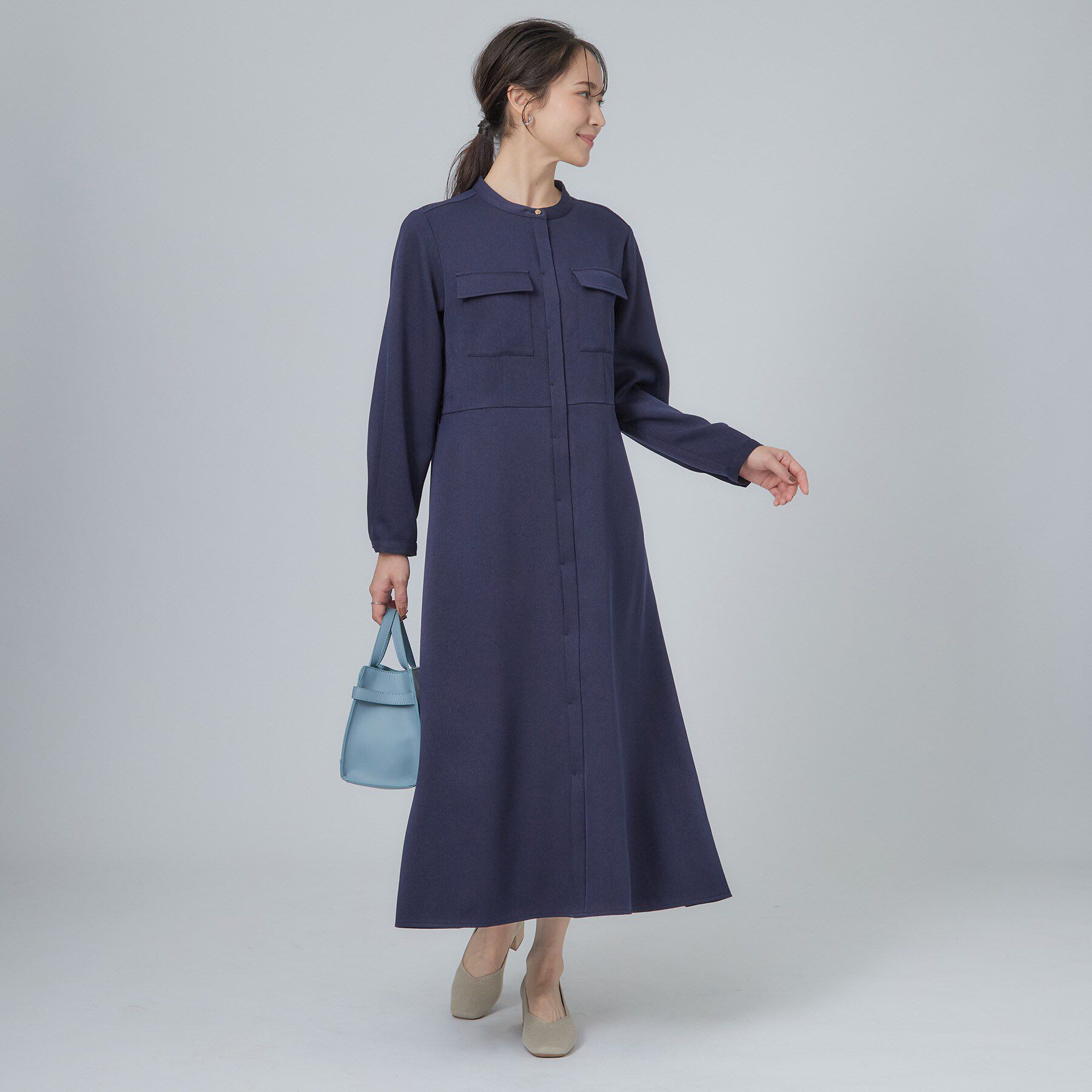 SHOO･LA･RUE「【S-LL/洗濯機可】フレアシルエットが上品見え バンドカラーベルト付シャツワンピース」|ワンピース|