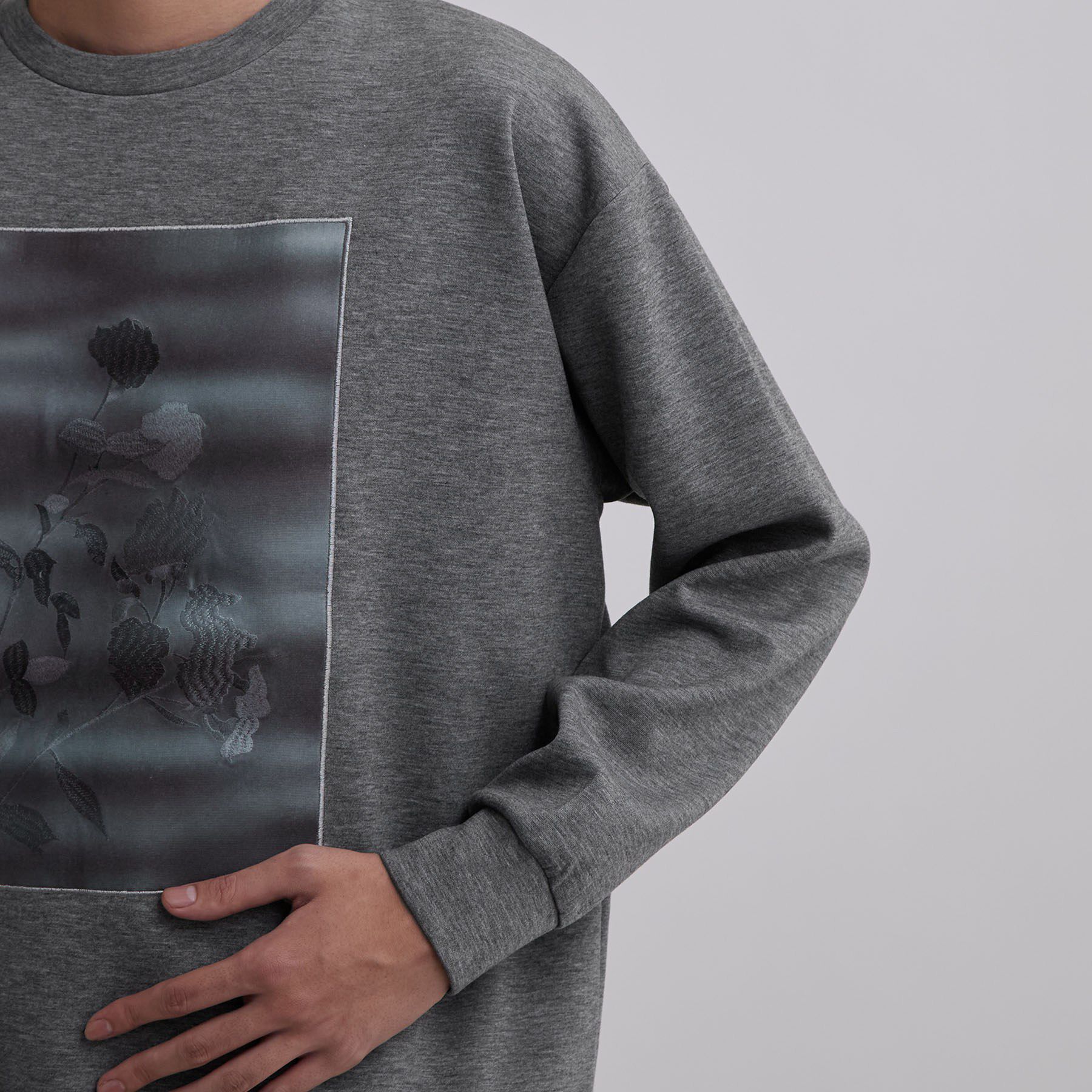 tk.TAKEO KIKUCHI「フラワー刺繍グラフィックスウェット」|パーカー|