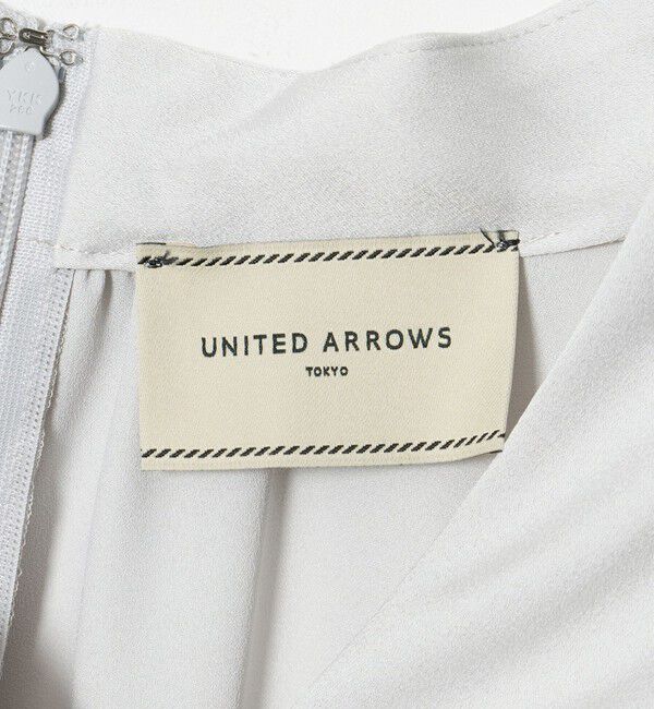 UNITED ARROWS「サテン ドレープ Vネック ブラウス」|シャツ・ブラウス|