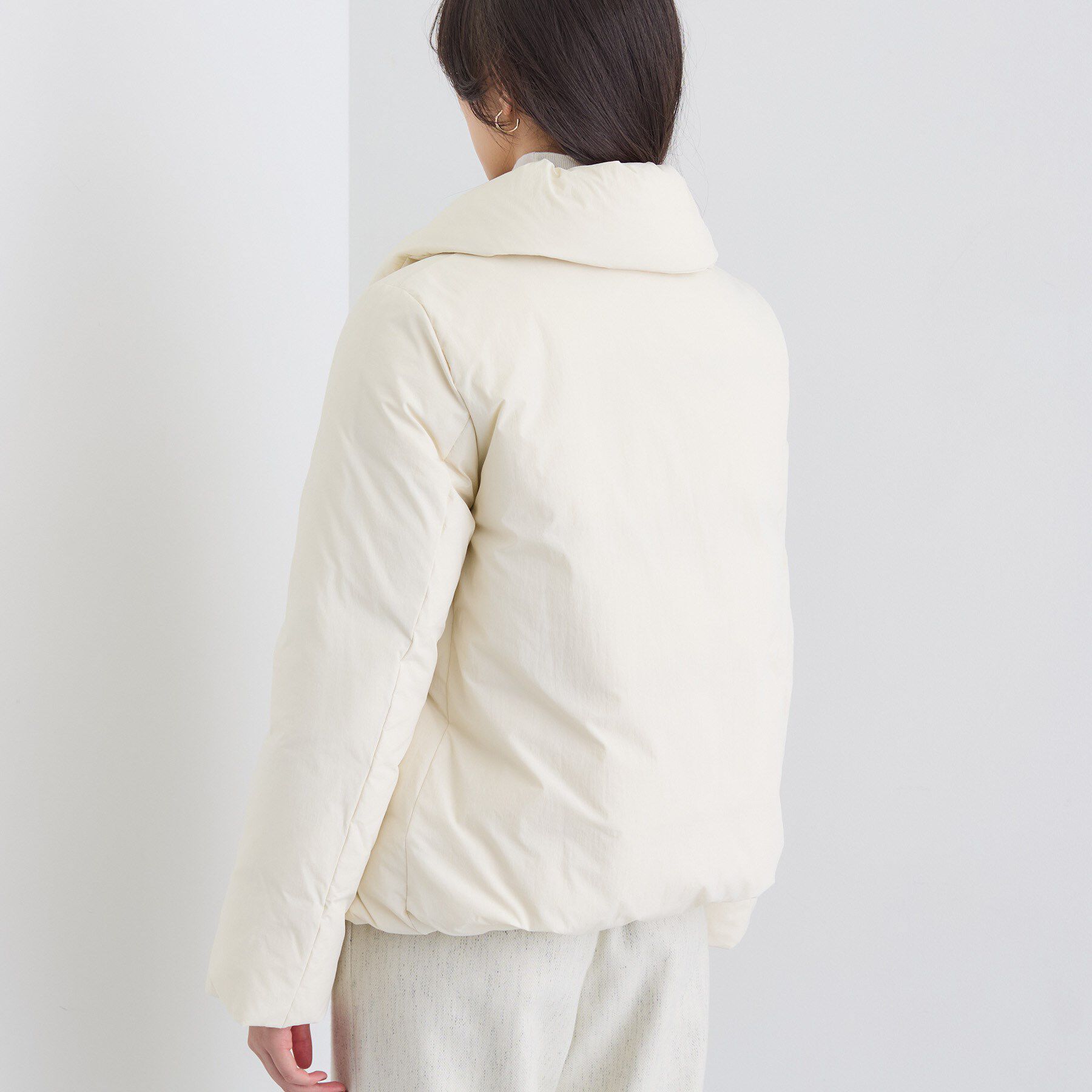 INDIVI「【撥水／洗える／デザイン衿】ステッチレス ショートダウンコート」|ダウン|