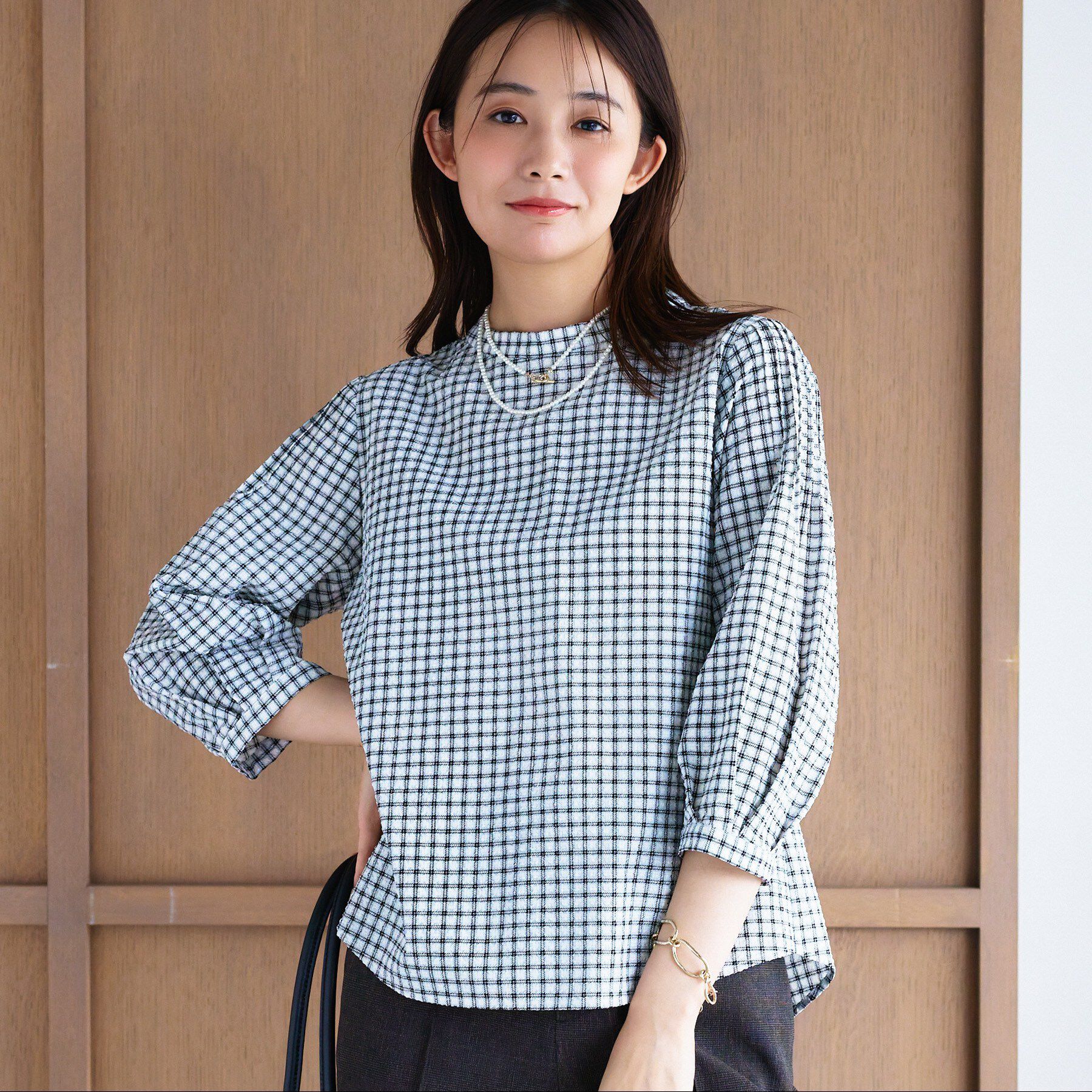 INDIVI「【初秋にピッタリ！／洗える】凹凸素材ミニスタンドトップス」|Tシャツ・カットソー|