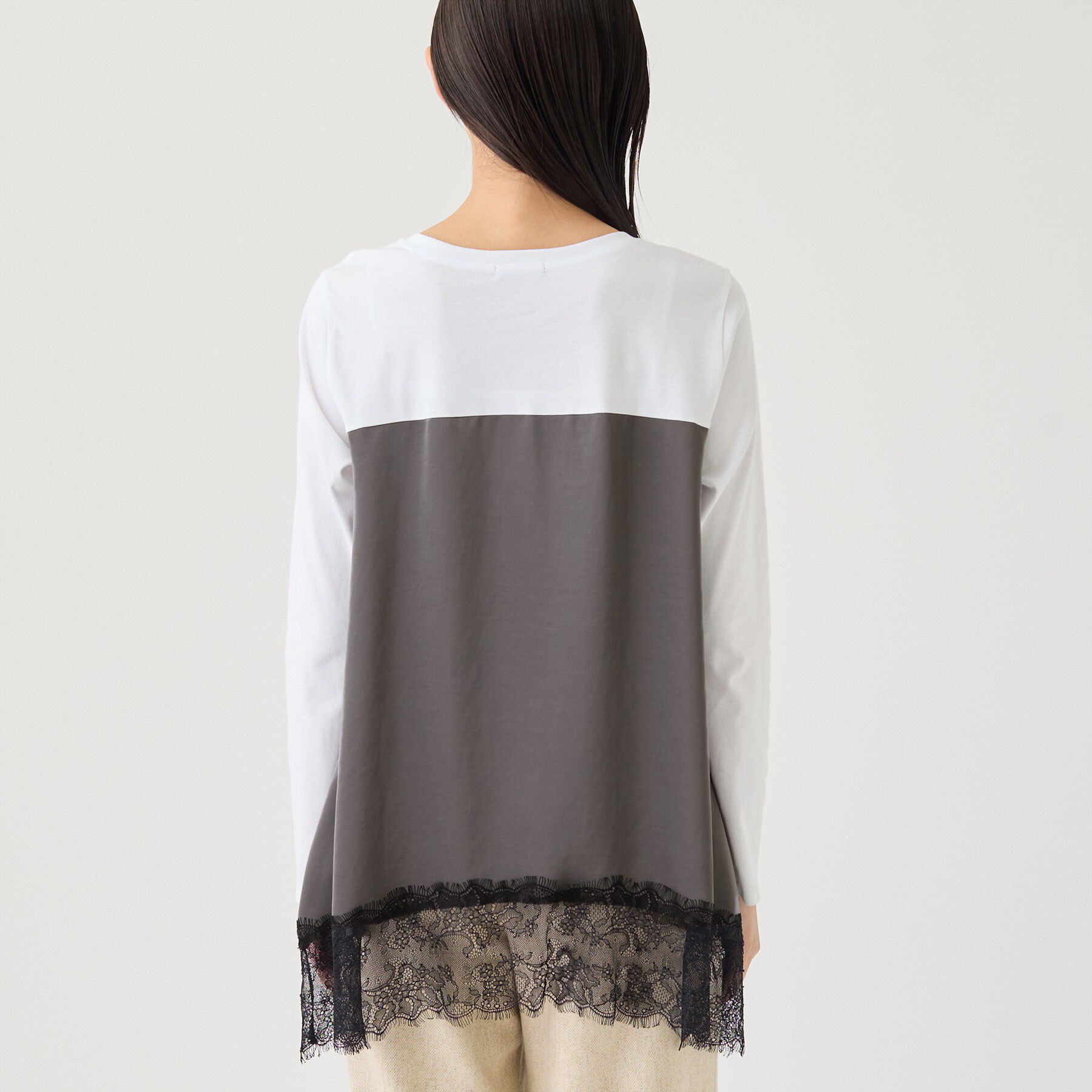 INDIVI「【お腹・腰カバー】サテン切替 レースヘムロングトップス」|Tシャツ・カットソー|