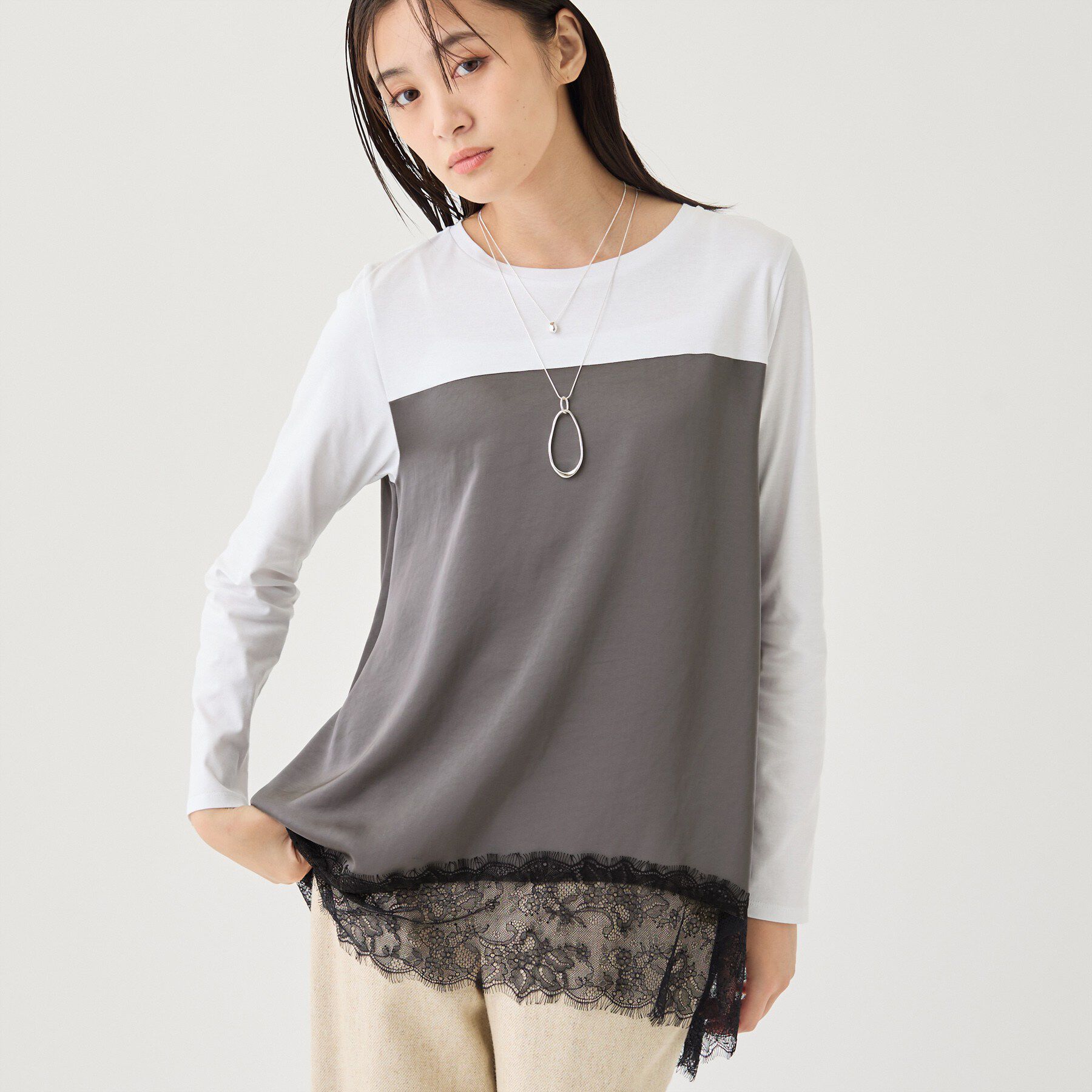 INDIVI「【お腹・腰カバー】サテン切替 レースヘムロングトップス」|Tシャツ・カットソー|
