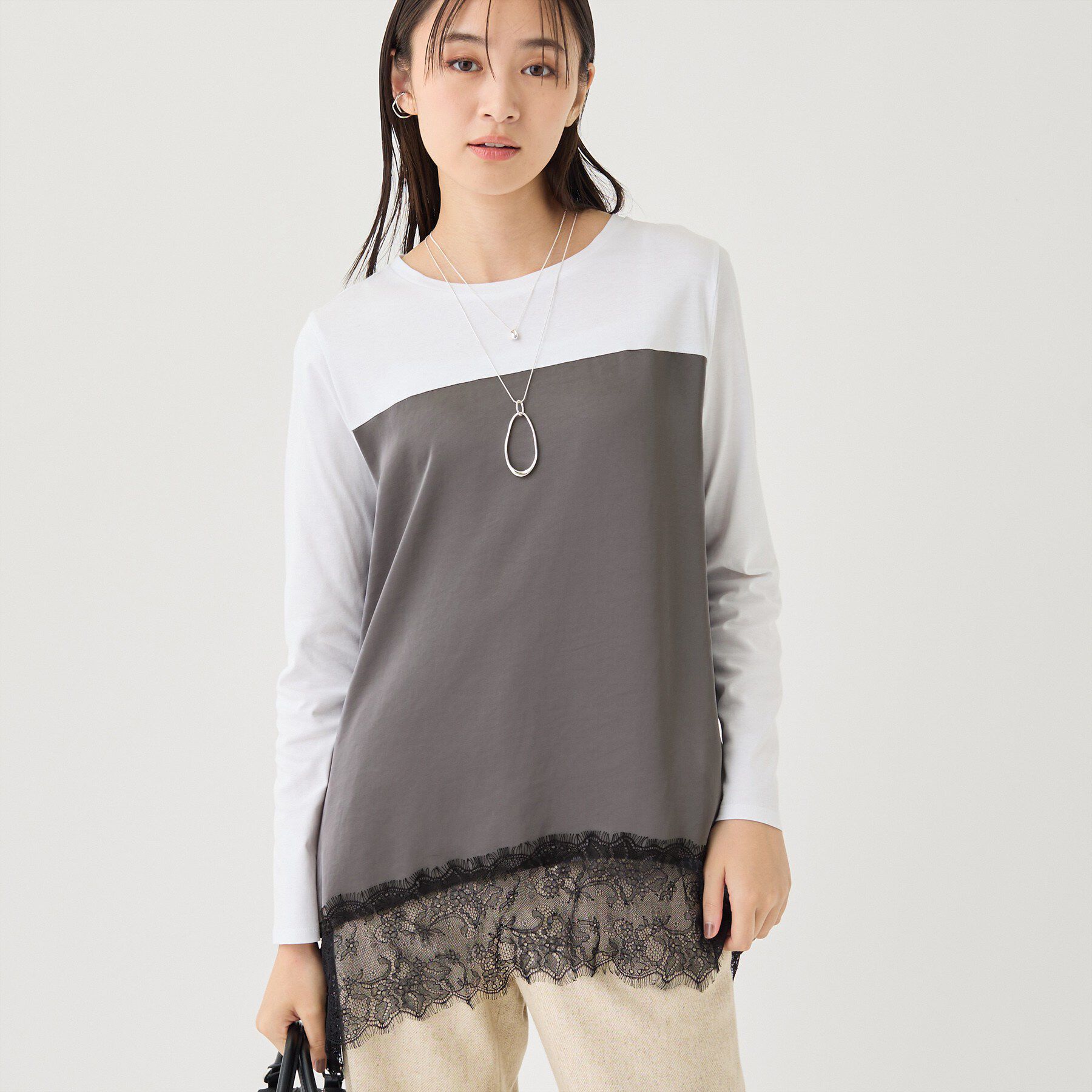 INDIVI「【お腹・腰カバー】サテン切替 レースヘムロングトップス」|Tシャツ・カットソー|ホワイト(501)