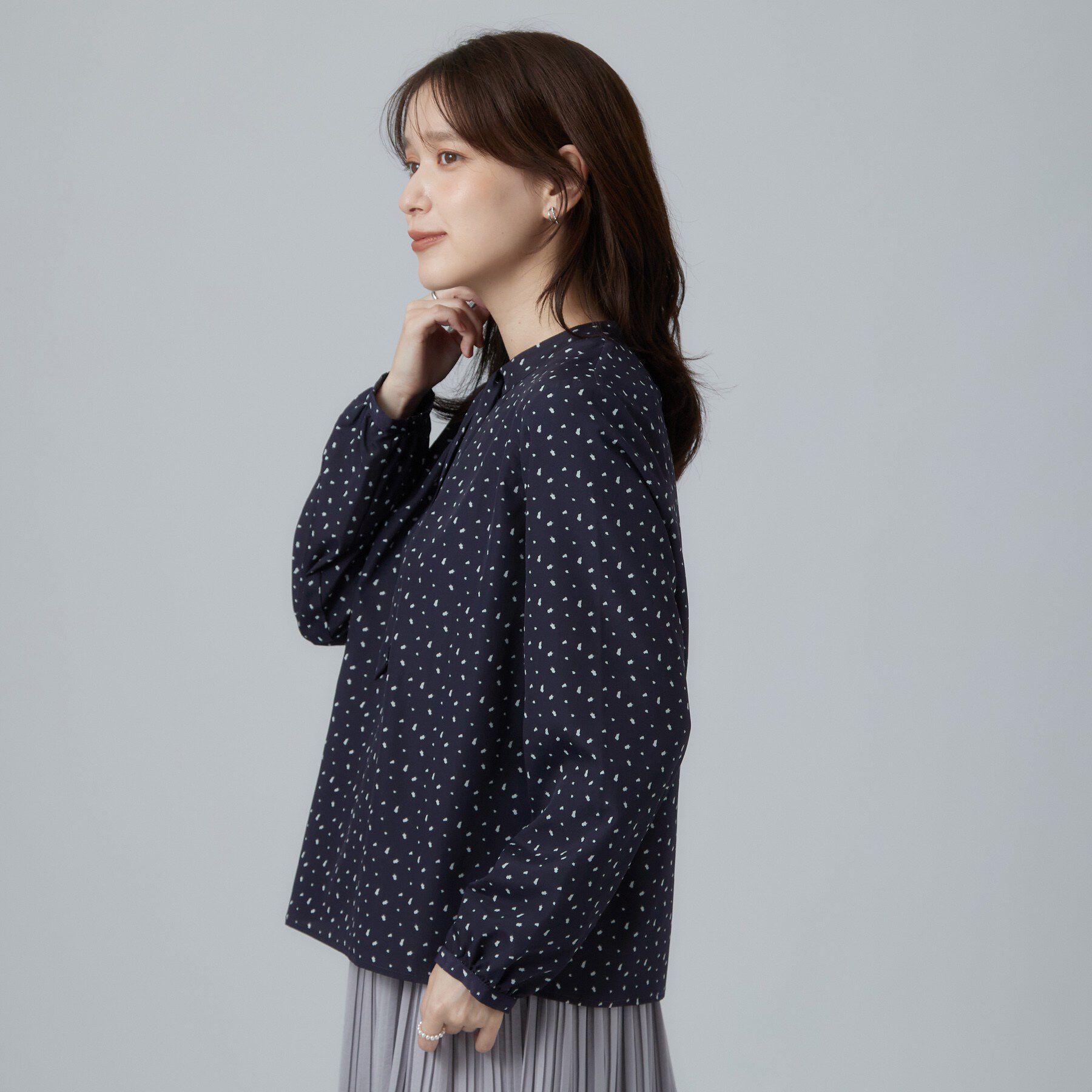 SHOO･LA･RUE「【あったか/通勤/セレモニー】裏地にヒミツ ボウタイ風 裏起毛ブラウス」|シャツ・ブラウス|