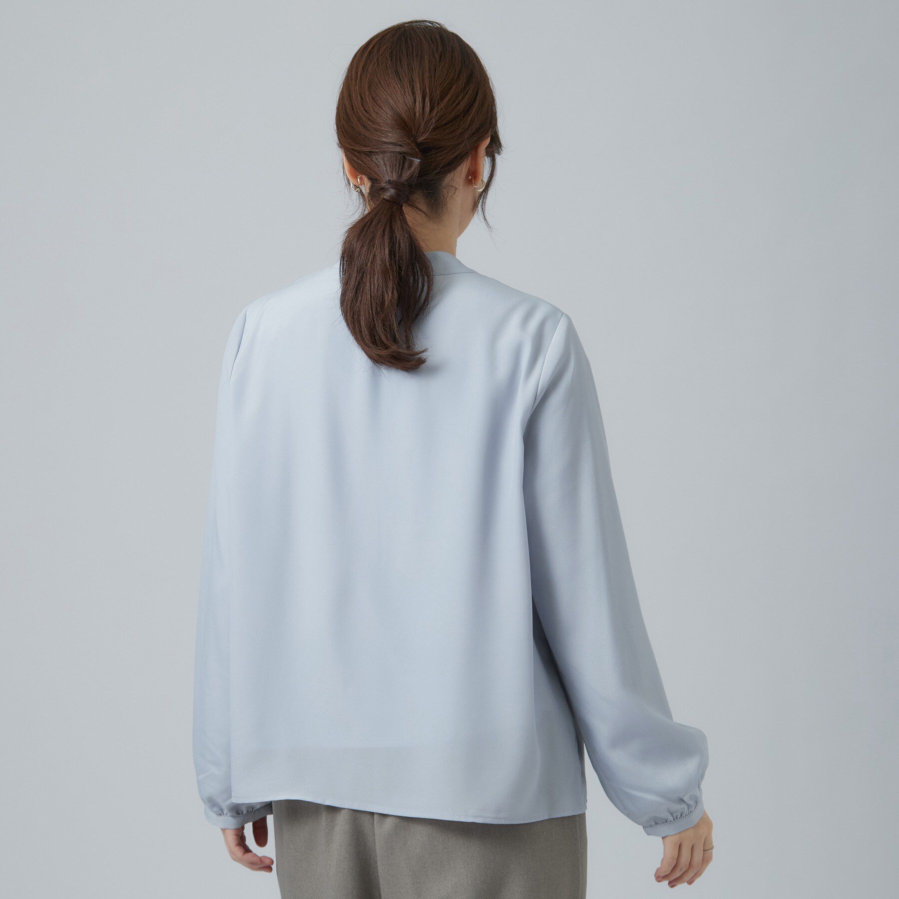 SHOO･LA･RUE「【あったか/通勤/セレモニー】裏地にヒミツ ボウタイ風 裏起毛ブラウス」|シャツ・ブラウス|
