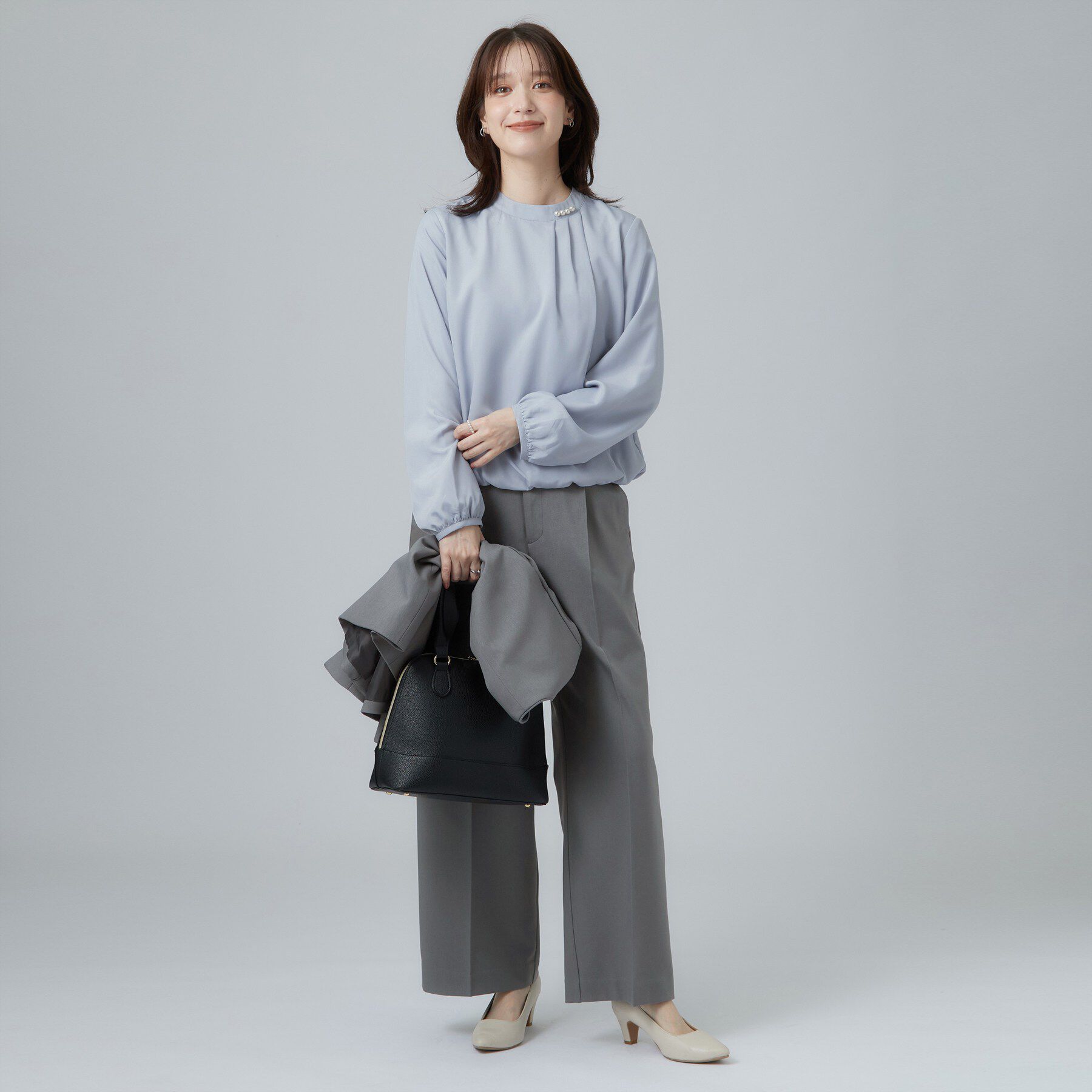 SHOO･LA･RUE「【あったか/通勤/セレモニー】裏地にヒミツ 首元パールが上品 インしてる風裏起毛ブラウス」|シャツ・ブラウス|