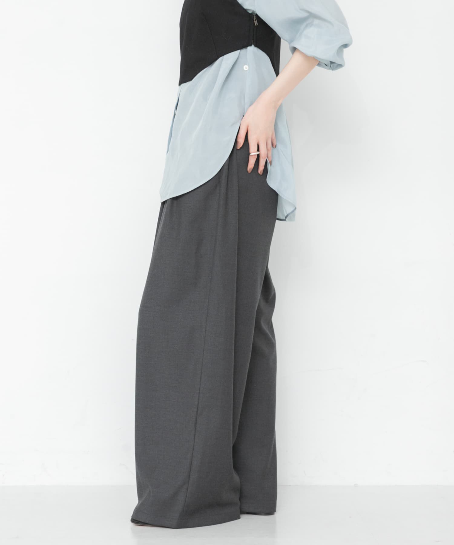 URBAN RESEARCH「『UR TECH SMOOTHLUXE』ウール混タックギャザーストレートパンツ」|その他|