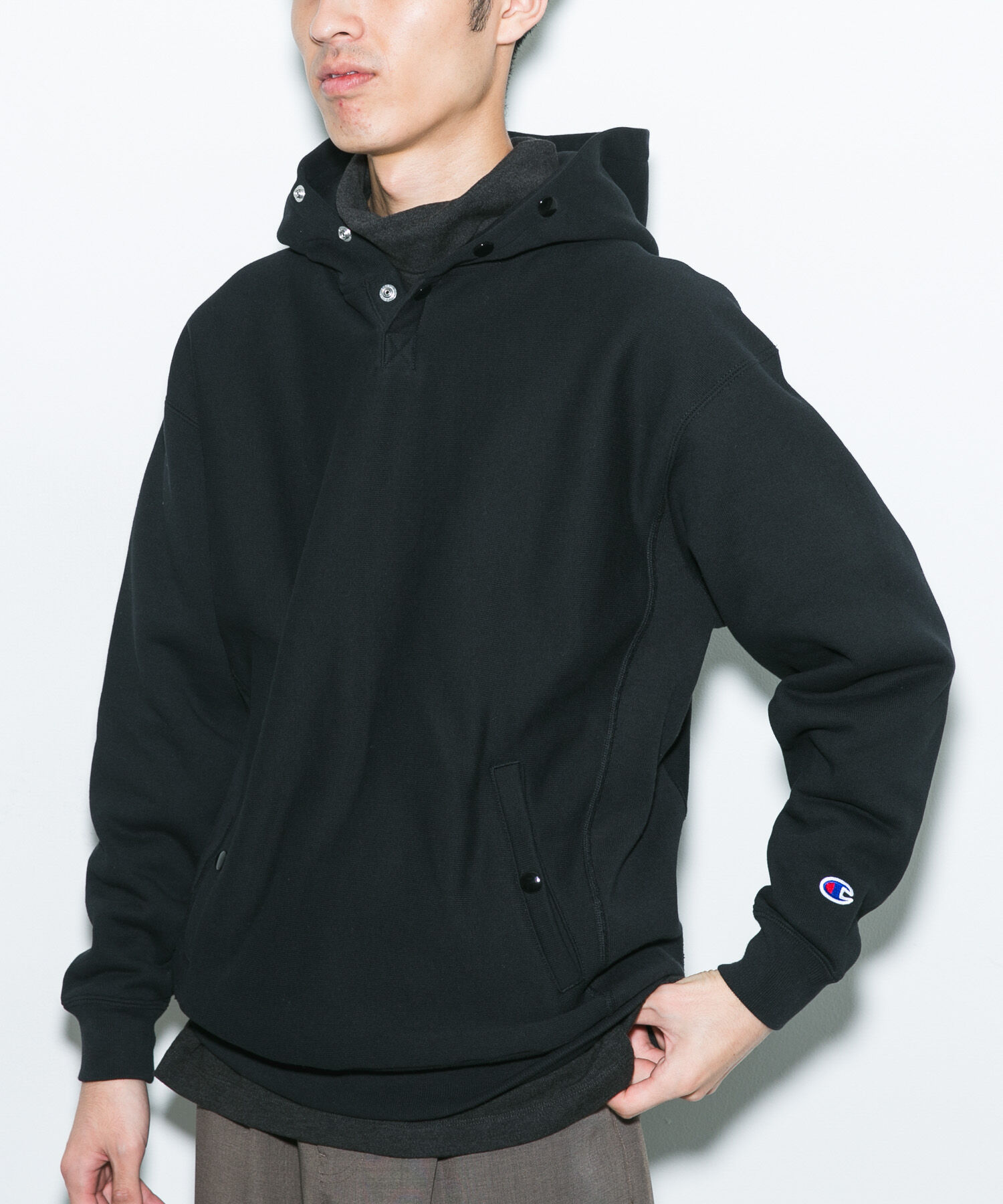 URBAN RESEARCH DOORS「『別注』Champion&times;DOORS　HALF SNAP PARKA」|パーカー|