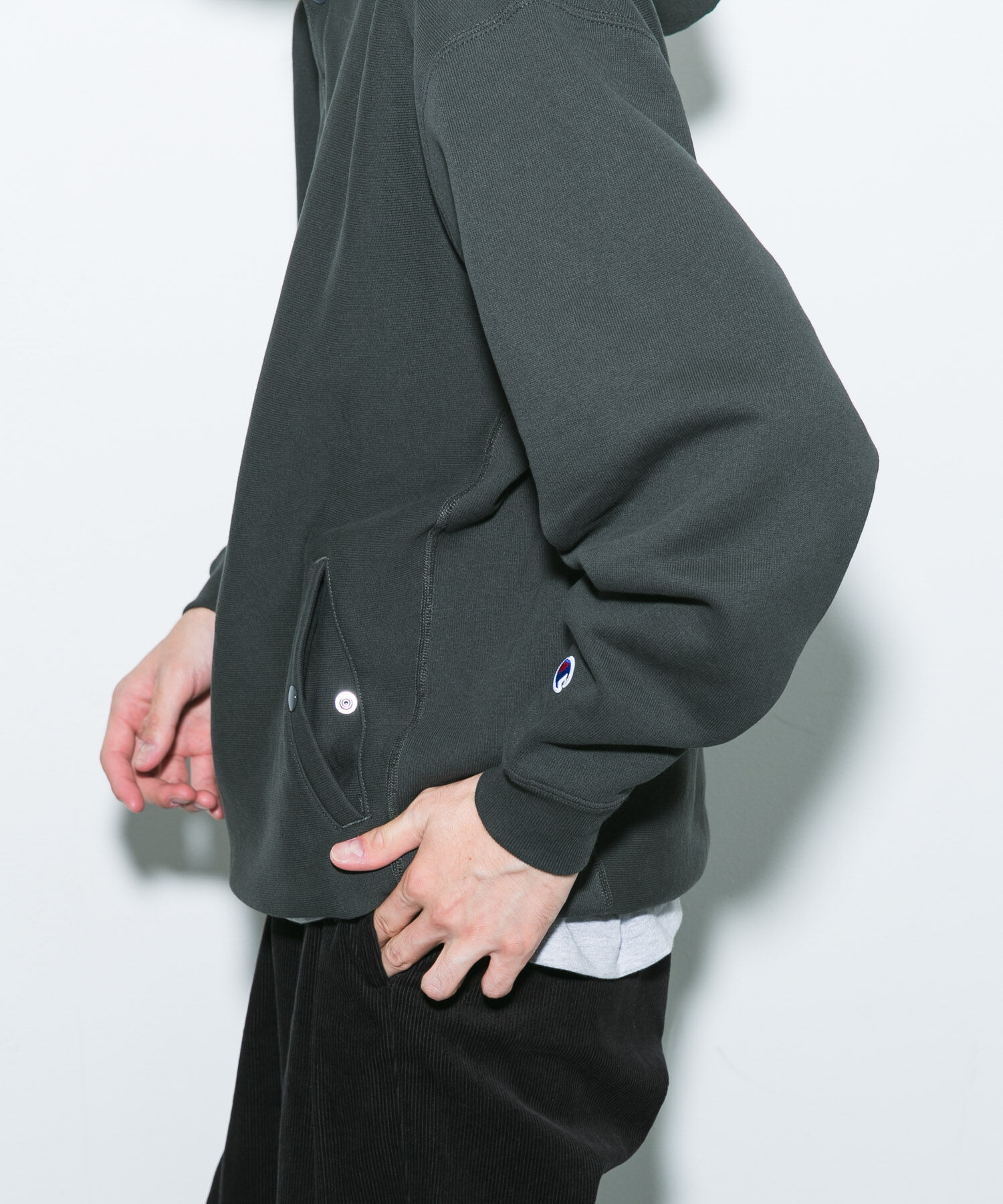 URBAN RESEARCH DOORS「『別注』Champion&times;DOORS　HALF SNAP PARKA」|パーカー|