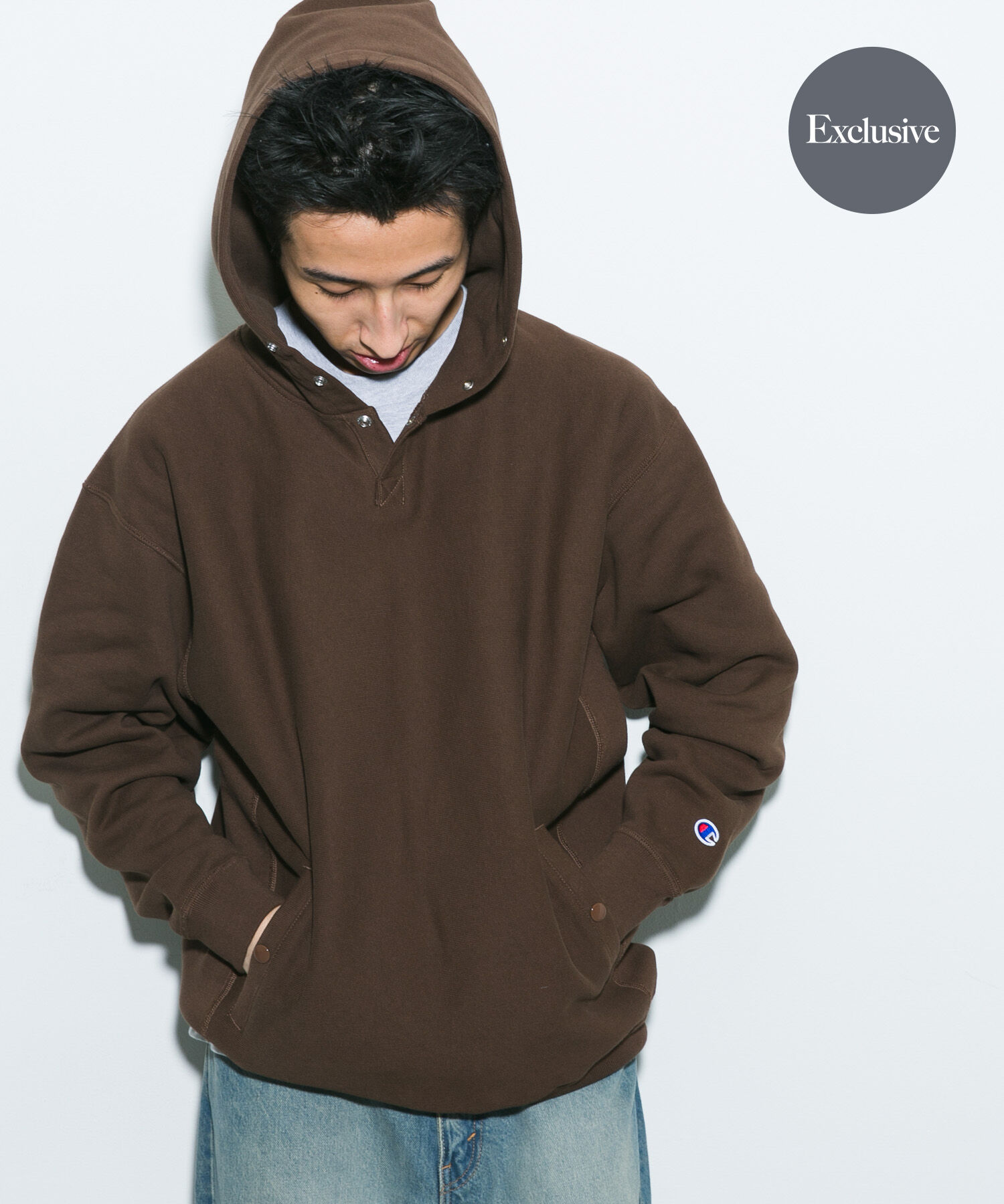 URBAN RESEARCH DOORS「『別注』Champion&times;DOORS　HALF SNAP PARKA」|パーカー|ブラウン