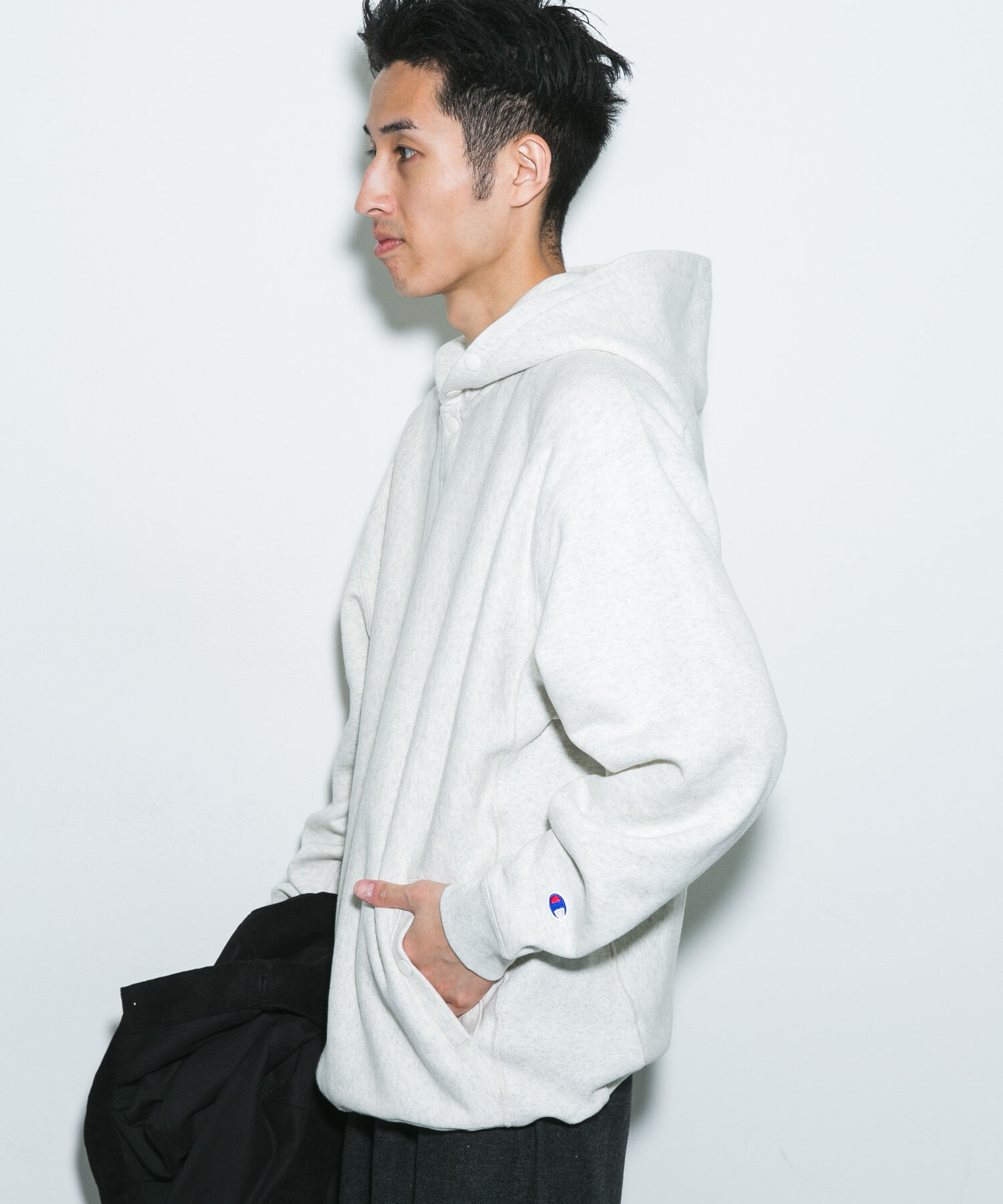 URBAN RESEARCH DOORS「『別注』Champion&times;DOORS　HALF SNAP PARKA」|パーカー|