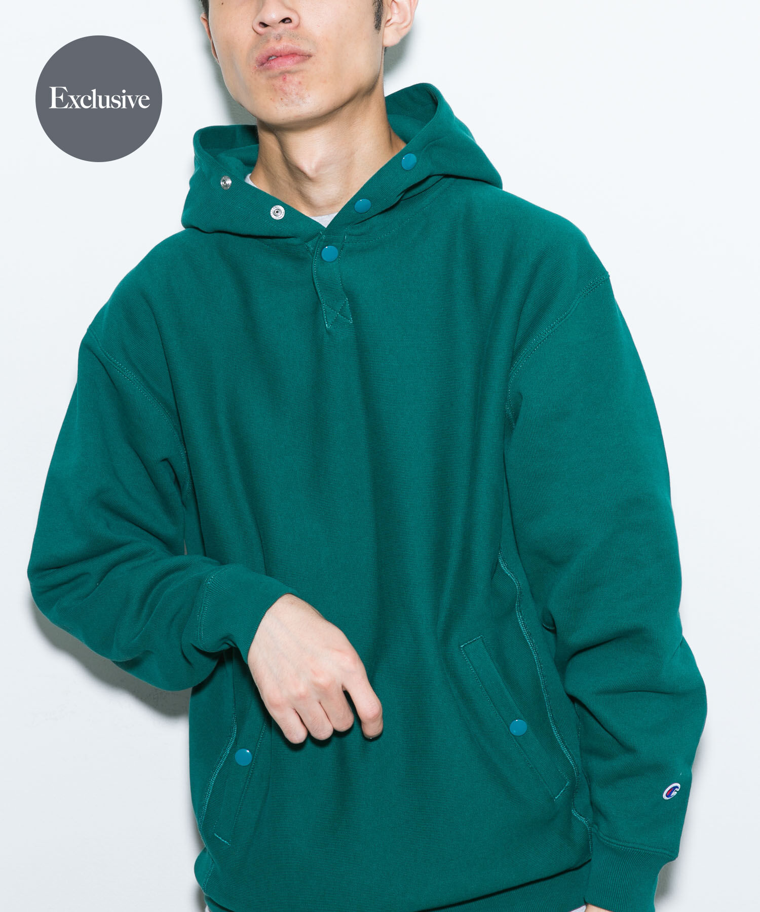 URBAN RESEARCH DOORS「『別注』Champion&times;DOORS　HALF SNAP PARKA」|パーカー|グリーン