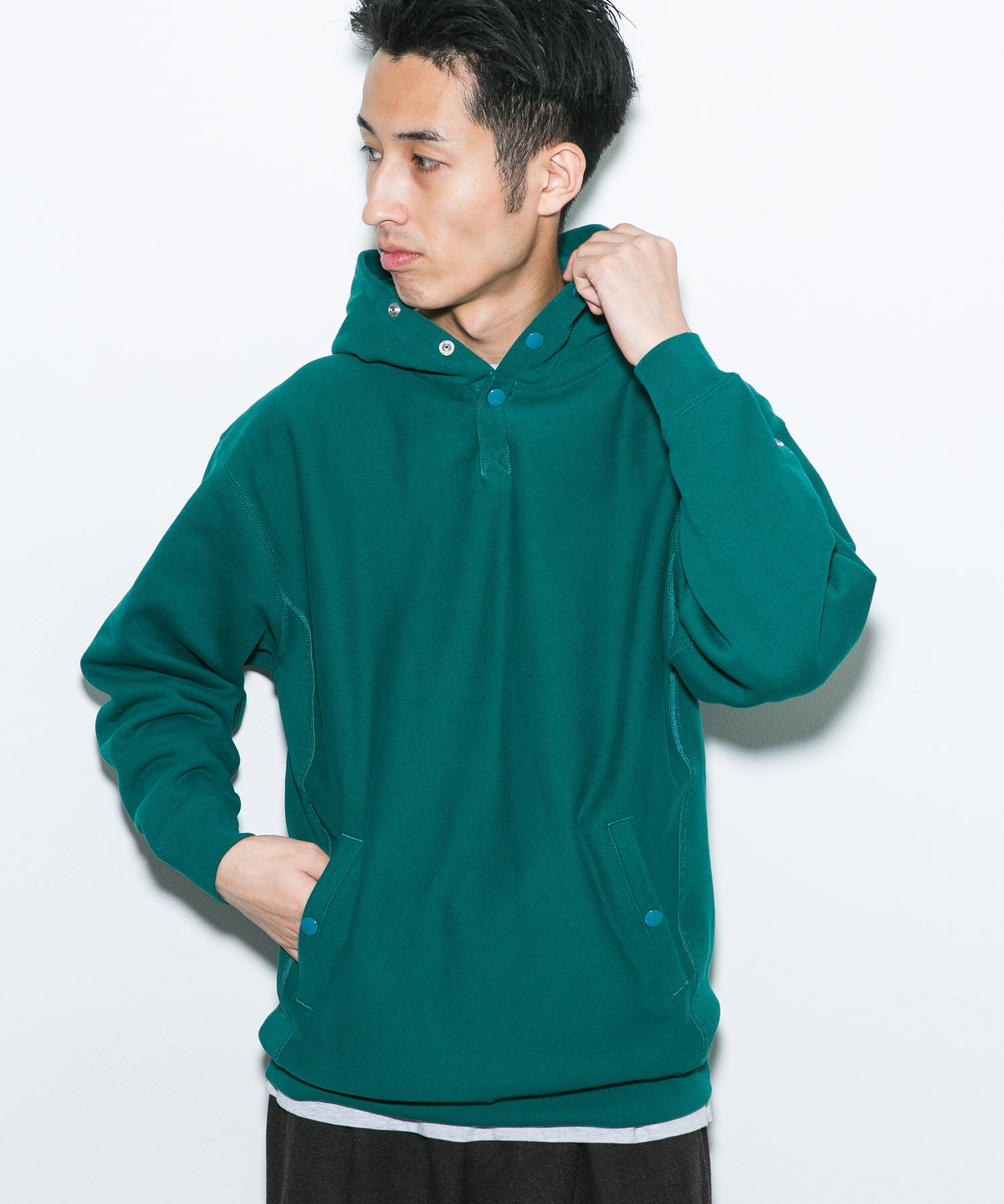 URBAN RESEARCH DOORS「『別注』Champion&times;DOORS　HALF SNAP PARKA」|パーカー|