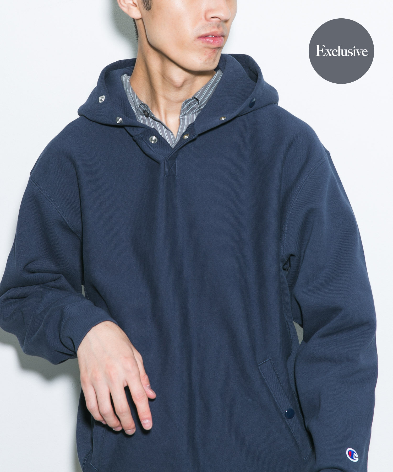 URBAN RESEARCH DOORS「『別注』Champion&times;DOORS　HALF SNAP PARKA」|パーカー|ネイビー