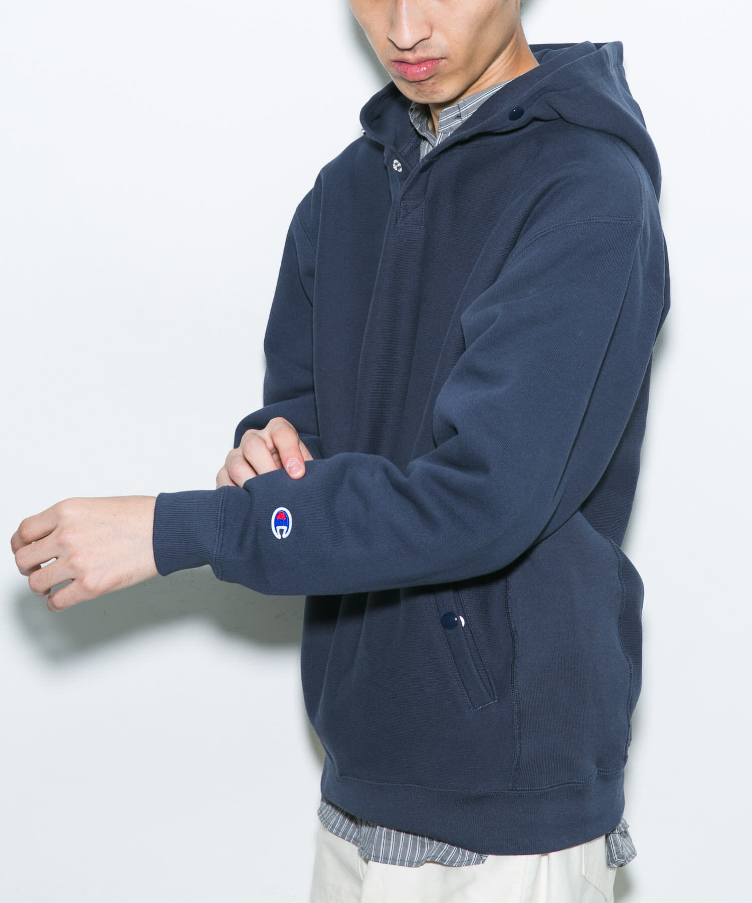 URBAN RESEARCH DOORS「『別注』Champion&times;DOORS　HALF SNAP PARKA」|パーカー|