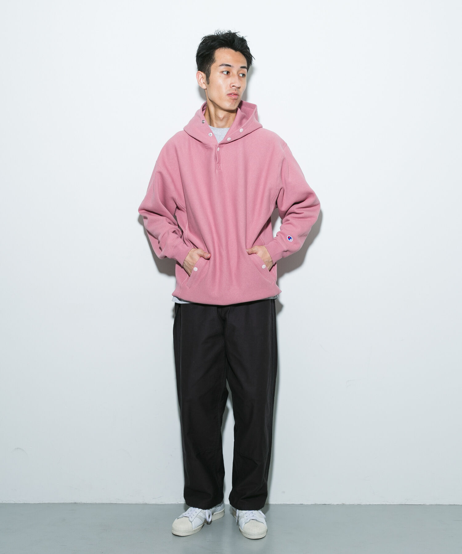URBAN RESEARCH DOORS「『別注』Champion&times;DOORS　HALF SNAP PARKA」|パーカー|