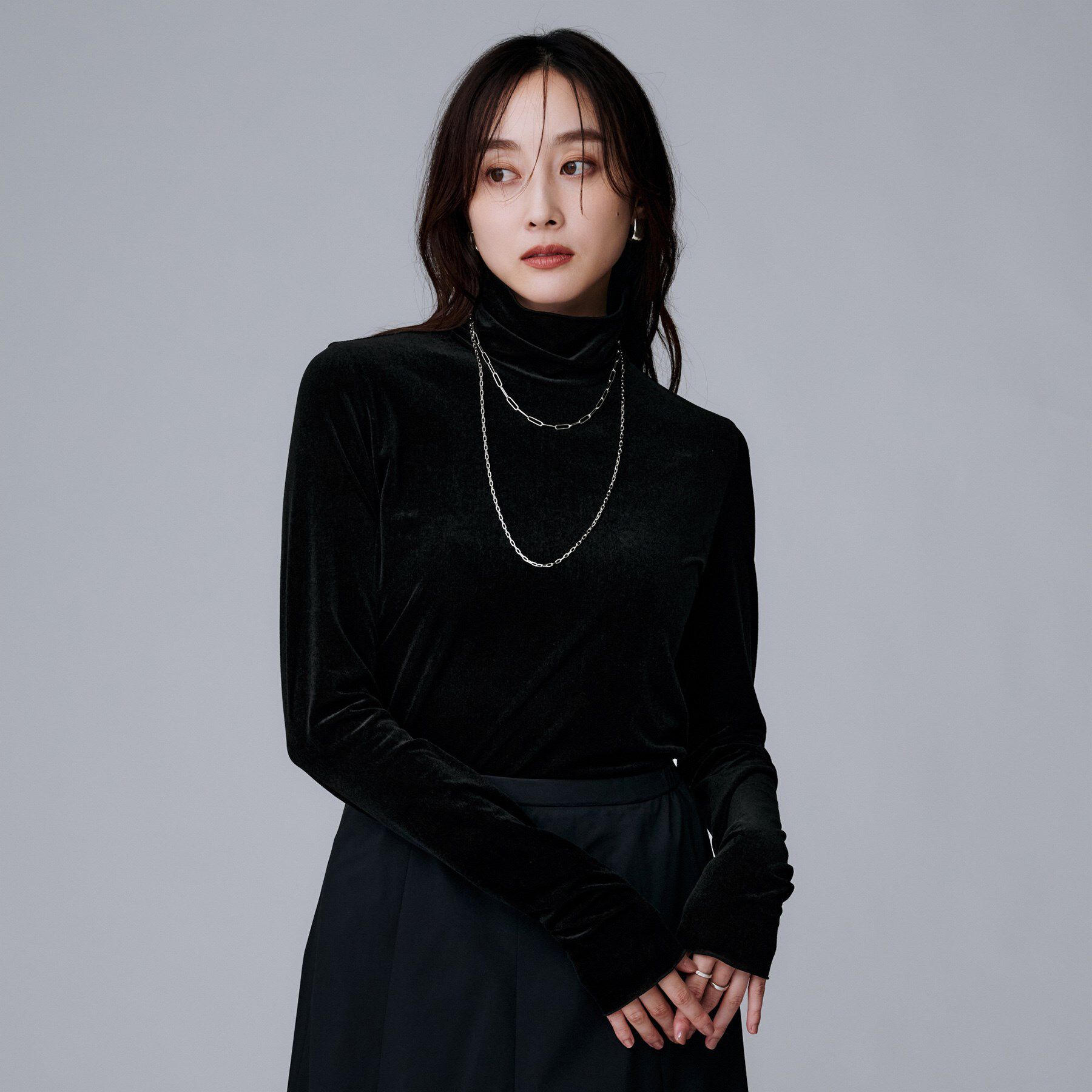 UNTITLED「【ハイネック/レイヤード/重ね着におすすめ】トリコットベロア シアーインナー」|Tシャツ・カットソー|ブラック(019)
