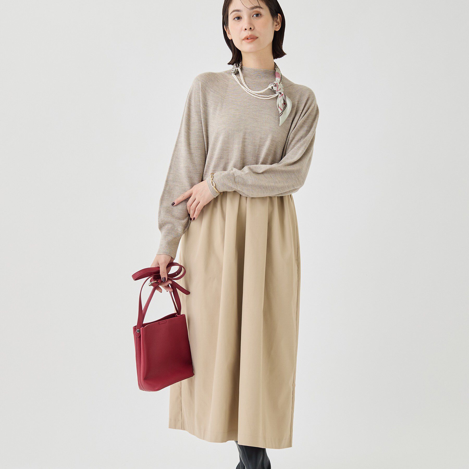 INDIVI「【1枚でコーデ完成！／体型カバー】布帛コンビウール混ニットワンピース」|ワンピース|